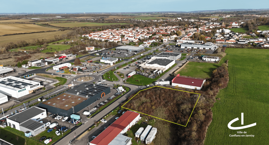 Un terrain stratégique à saisir dans la zone commerciale du Val de l’Orne